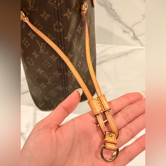 Louis Vuitton Neverfull Mm - Picture 7 of 16